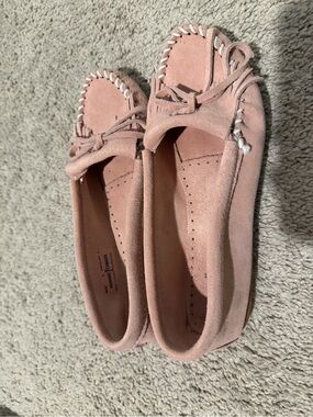 Minnetonka Pink Suede Moccasin Slippers with Bow